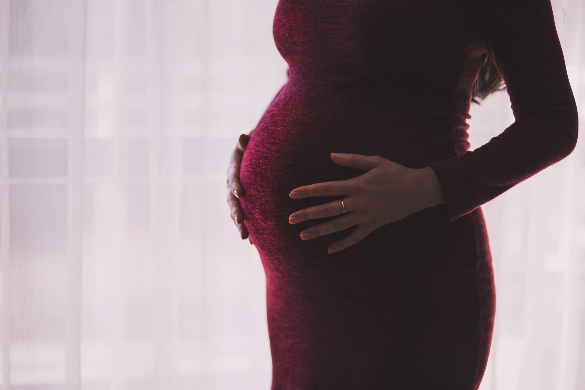Maternità, arrivano i chiarimenti sulle deroghe alla normativa