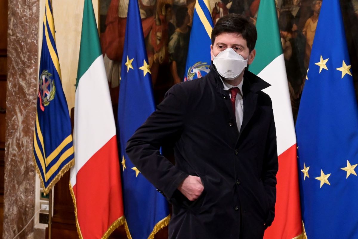 Coronavirus, Speranza: «L’Italia è tutta in area gialla»