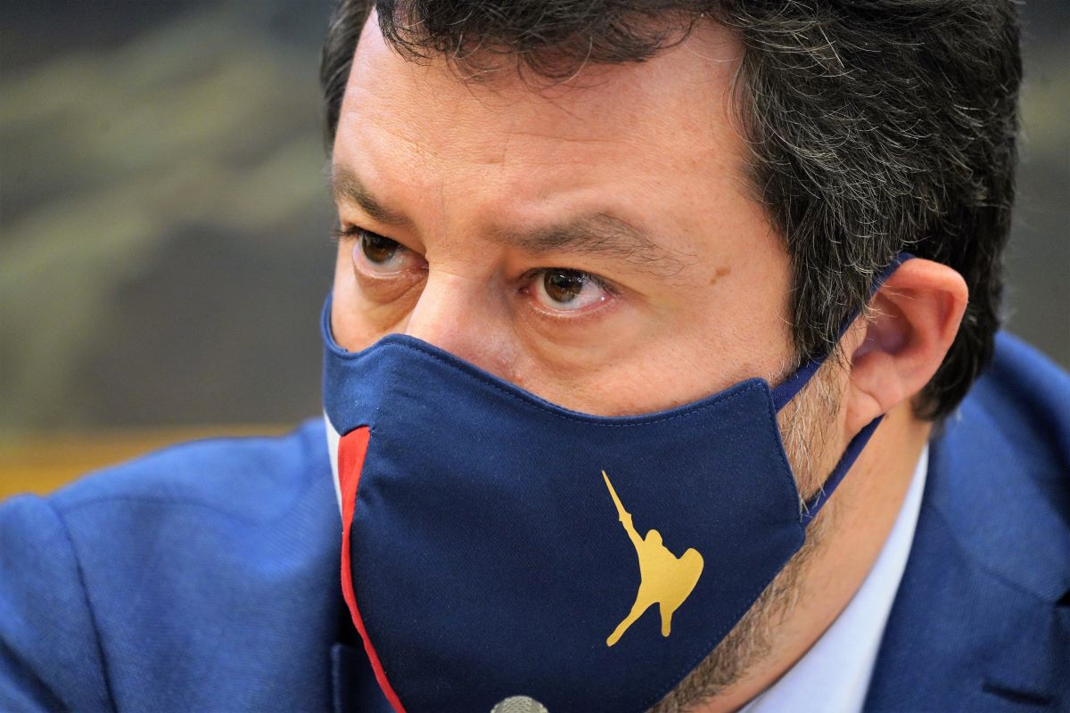 Coronavirus, pressing di Salvini sul governo per le riaperture