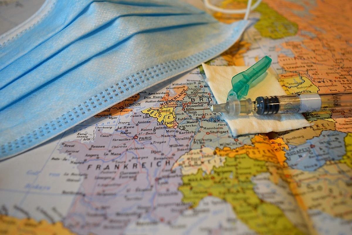 Coronavirus, Ue: «Da domani nuove regole per l’export dei vaccini»