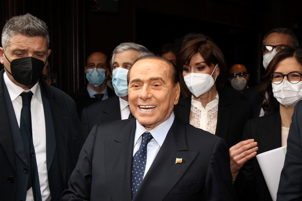 Berlusconi ricoverato al San Raffaele