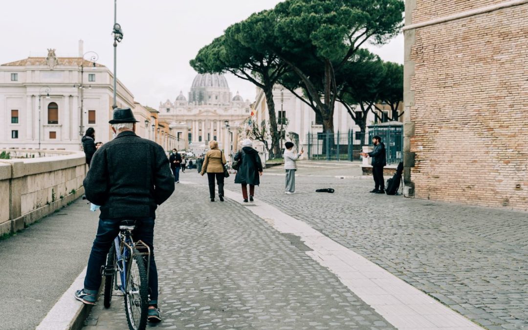 «L’Italia del futuro: meno residenti, più anziani, famiglie più piccole»