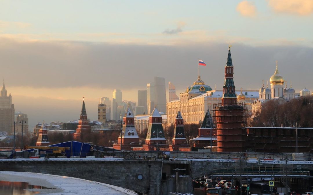 Peskov: «Escluso al momento un vertice Putin-Biden»