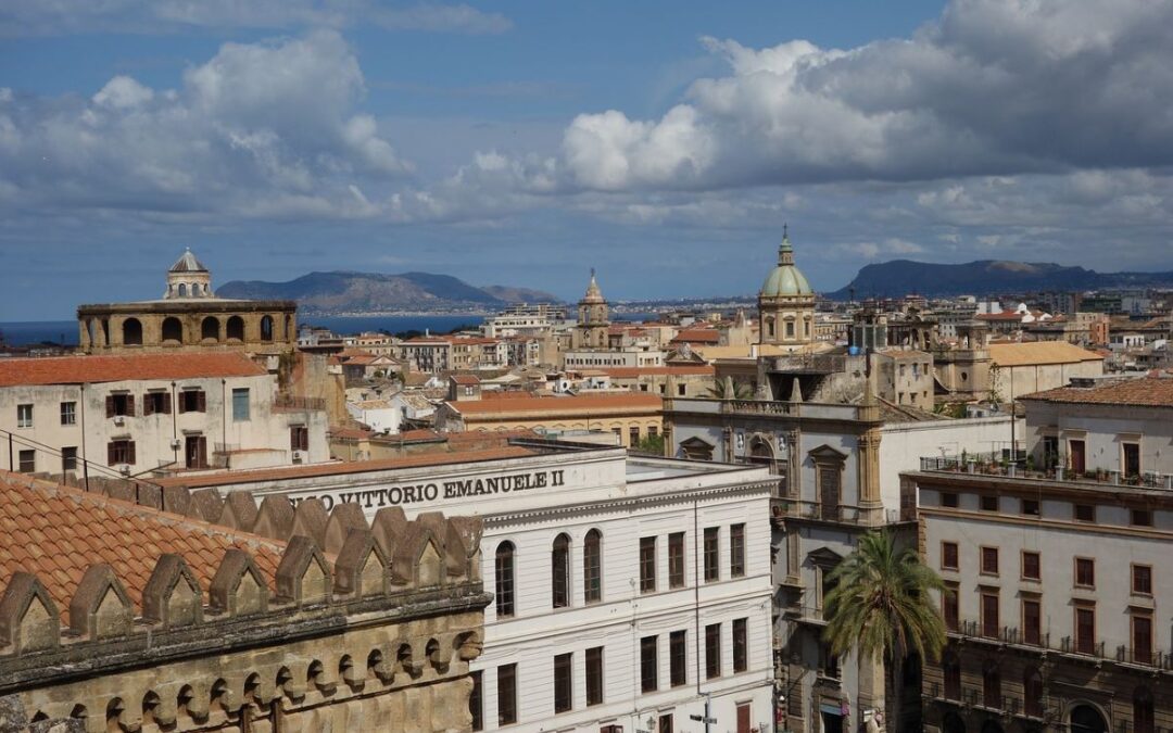 Palermo, preside arrestata per peculato e corruzione